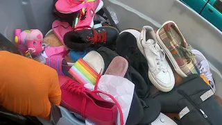 más de 60 zapatos 👞  lo que tiran ala basura en usa ep.42