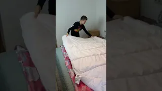 Как БЫСТРО заправить одеяло в пододеяльник