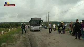 На КПП "Станица Луганская" запустили специализированный автобус