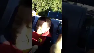 6 year old kid first roller coaster (original)