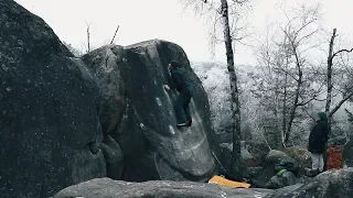 Bouldering Fontainebleau - La Science Friction 6b (Area: Apremont)