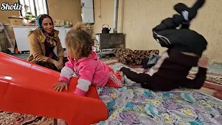 Nomadic mother's hard life style: nomadic bath cement and traditional cooking