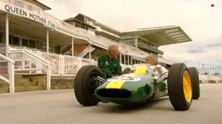 Damon Hill drives the 1962 Lotus 25 at the old Aintree circuit