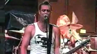 Skillet - Angels Fall Down (Live Cornerstone 2004)