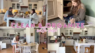 Morning Vlog: Clean and Organize With Me | Going through ALL my bathroom products! | Kendra Atkins