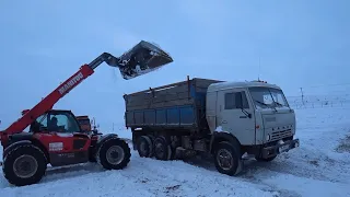 НЕ ВЫРУЛИЛ И ВЪЕХАЛ  В СТОЛБ