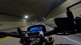 Suzuki Gsx-S 1000 22, Stock Sound inside a Tunnel.