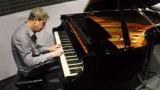 Pierluigi Giombini plays "I like Chopin"