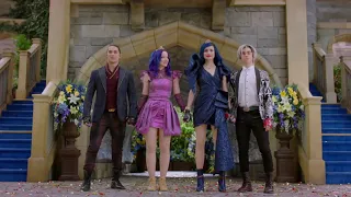 Descendants 3 - Mal, Evie, Jay, And Carlos Run Across The Bridge | Clip #38