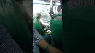 Тунис,  бабка общается с кондуктором в автобусе,  ржач