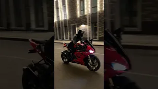 стоковый звук выхлопа мотоцикла bmw🥲 #мотоТаня stock exhaust sound #motoTanya moto bike girl ride