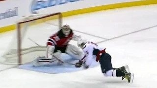 Ovechkin dekes his way to unbelievable goal