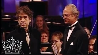 Bob Dylan receiving the Polar Music Prize back in 2000 from the Swedish King Carl XVI Gustaf