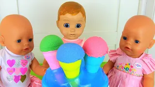 Polina playing with baby dolls and toys ice cream
