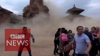 Nepal earthquake: Video shows terrified tourists as the temple collapses - BBC News