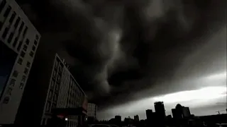 Doomsday storm.. A strange and huge dark cloud appears in the sky!