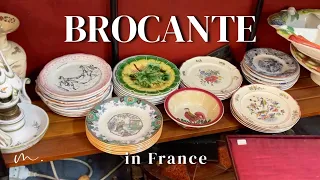 Brocante tours-1-en Normandie en France avec un chien en voiture