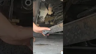 Passat rear spring removal