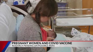 Should Pregnant and Breastfeeding Women Get the COVID-19 Vaccine?
