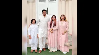 cast of drama Baby Baji Javeria Saud with her family