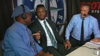 MIL@SEA: Griffey Jr. visits Mariners broadcast booth