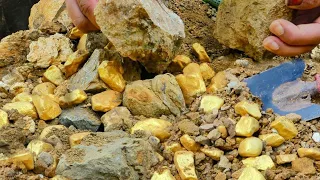 Amazing Finding skill-Digging for Treasure worth millions from Huge Nuggets of Gold, gold panning.