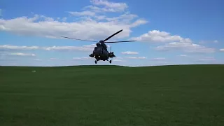 Lądowanie śmigłowca PZL W-3W Sokół