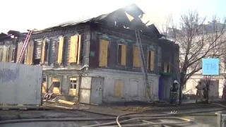 Пожар в деревянном доме на улице Марджани в Казани потушен