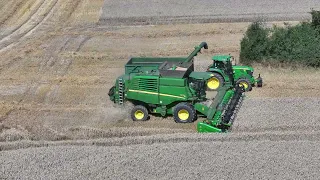 Harvesting wheat with John Deere T670i combine 10th Aug 2023