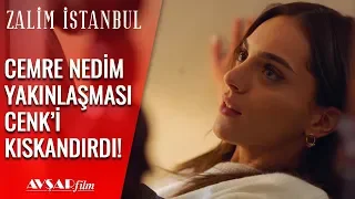 Cemre ve Nedim'in Merdivende Yakınlaşması💘 - Zalim İstanbul 23. Bölüm