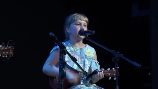 Lily Chekhovsky -It's A Beautiful Day (Live)