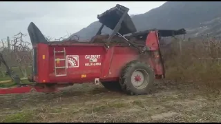 Newholland t5.140 et epandeuse gilibert hélix 6 pro