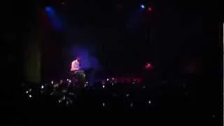 Frank Ocean Performs Beyoncé "I Miss You"