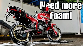 Honda is getting a good clean! Motovlog on a Dominator NX 650 - Marc Travels