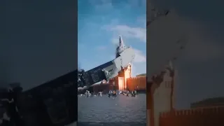 Срочно!!! Русский военный корабль атаковал Красную площадь и Кремль!! 🙂