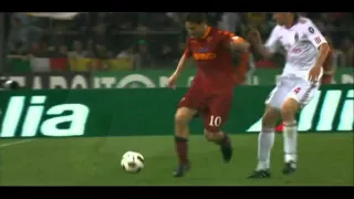 Francesco Totti fight Mark Van Bommel - As Roma Vs Ac Milan (7-5-2011)