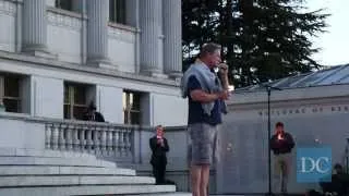 Vigil for Isla Vista tragedy at UC Berkeley