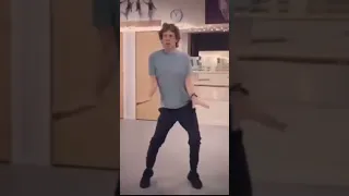 MICK JAGGER DANCES TO SUPERSONIC BY GRACE GAUSTAD!!
