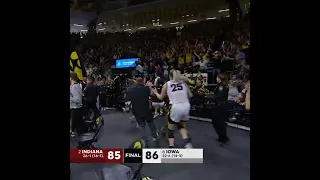 Caitlin Clark DRAINS SENSATIONAL buzzer-beater for Iowa win 🤯 #shorts