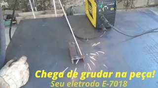 Pare de Grudar o eletrodo 7018 na Peça!  Ascenda seu eletrodo de forma Simples.