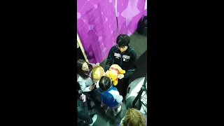 Yuzuru Hanyu's Pooh kissing Evgenia Medvedeva + selfie with Alina Zagitova