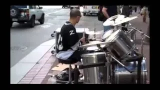 Street drummer, one of the best in the world!! AMAZING, just watch him! [HD] 2015