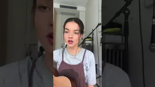 Mädchen singt wunderschön (2)