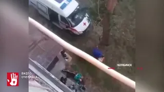 В Челябинске женщина сорвалась вниз с высоты