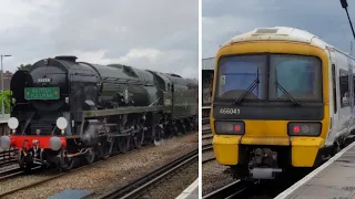 CLOSE CALL! - SR Merchant Navy 35028 Clan Line and 465171, 465172 and 466041 at Tonbridge (30/05/24)