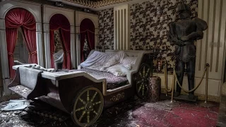 ABANDONED Japanese LOVE HOTEL with Everything Left Inside