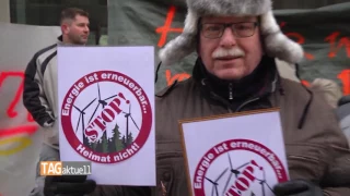 Windkraftgegner machen beim Kreistag in Plauen mobil