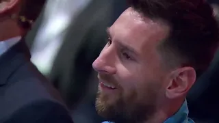 LA SOLE LE CANTÓ A MESSI - Por otra noche como esta doy mi vida.