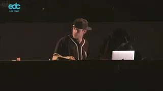 ILLENIUM ft. Joni Fatora -  Sleepwalker (Live EDC Las Vegas 2017)