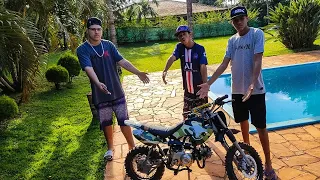 DEIXEI MEUS AMIGOS ANDAREM NA MINI MOTO